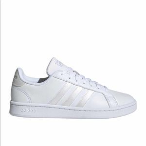 Womens Adidas white sneaker